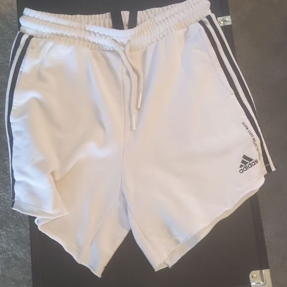 Adidas shorts size women's medium cream color - Picture 1 of 5